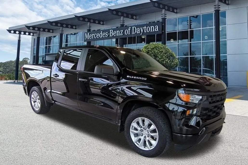 2023 Chevrolet Silverado 1500 Custom photo 1