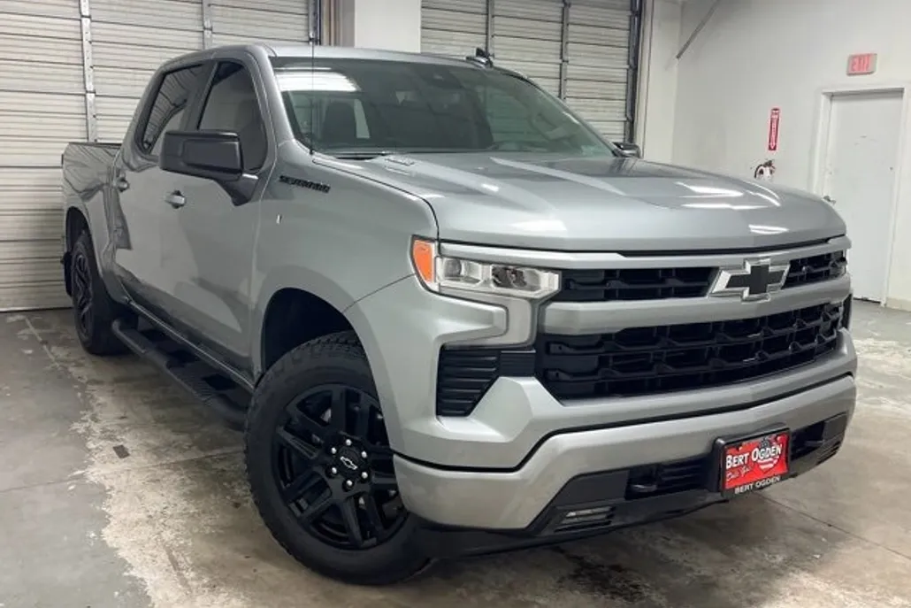 2024 Chevrolet Silverado 1500 RST photo 1