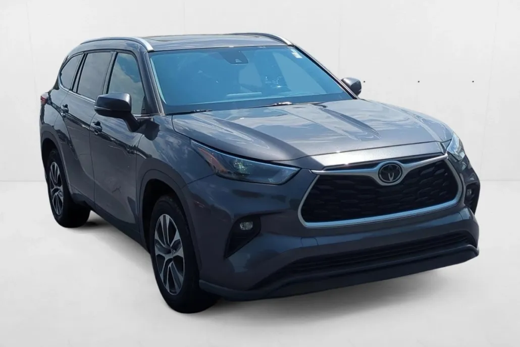 2022 Toyota Highlander XLE photo 1