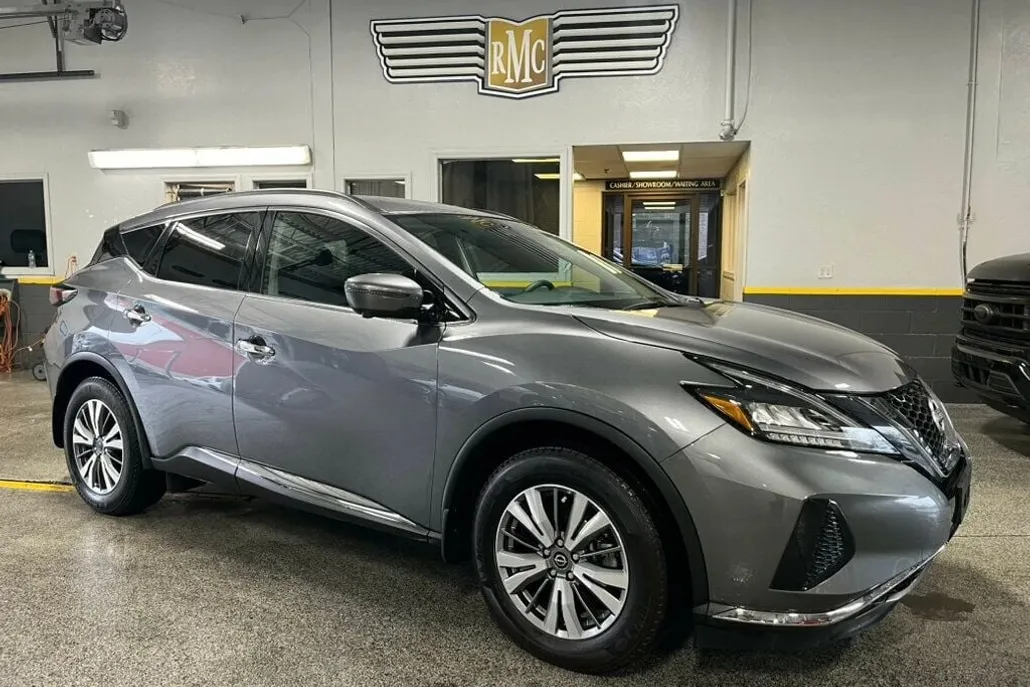 2023 Nissan Murano SV photo 1