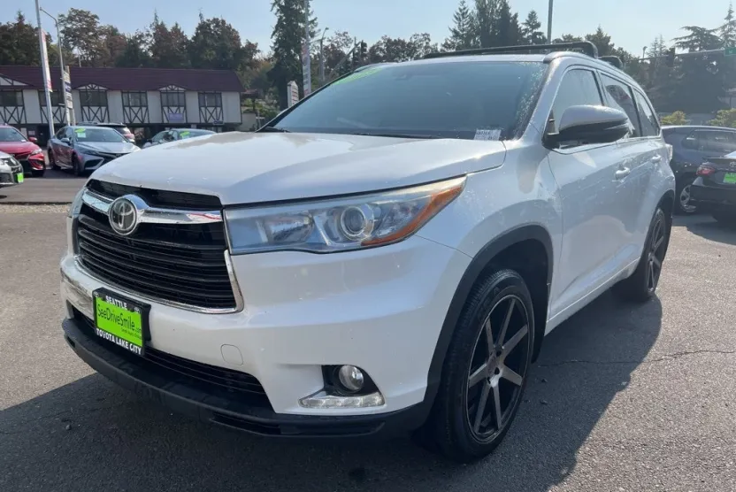 2015 Toyota Highlander Base Hybrid photo 1