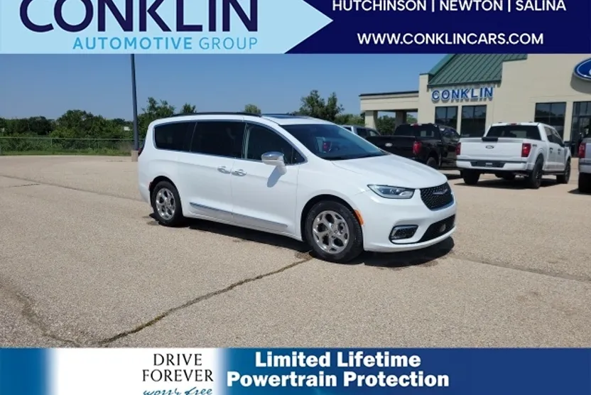 2022 Chrysler Pacifica Limited photo 1