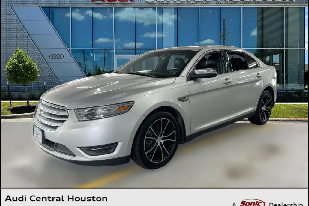 2013 Ford Taurus Limited photo 1