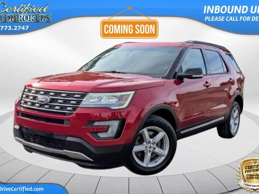 2017 Ford Explorer XLT photo 1