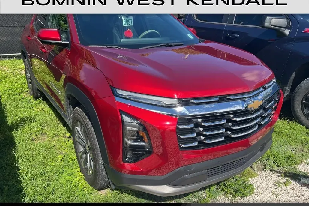 2025 Chevrolet Equinox LT photo 1