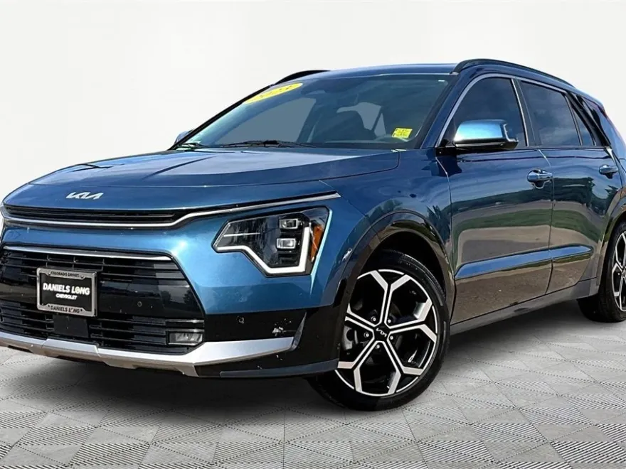 2023 Kia Niro SX Touring photo 1