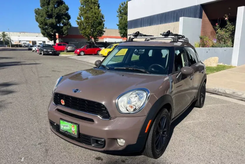 2012 Mini Countryman S photo 1