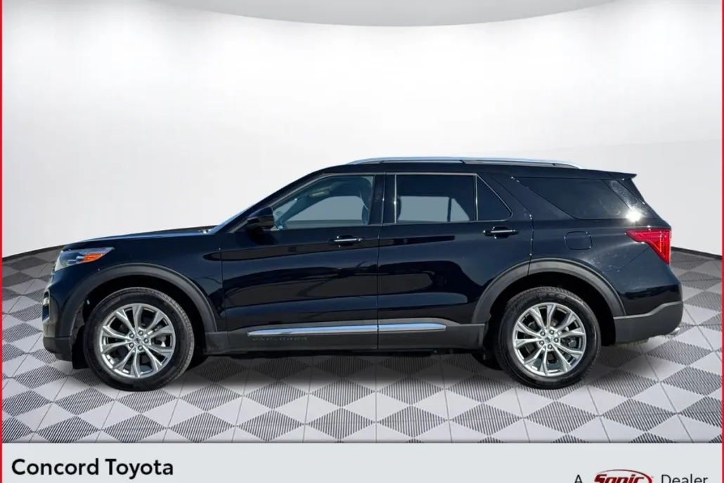 2024 Ford Explorer Limited photo 1