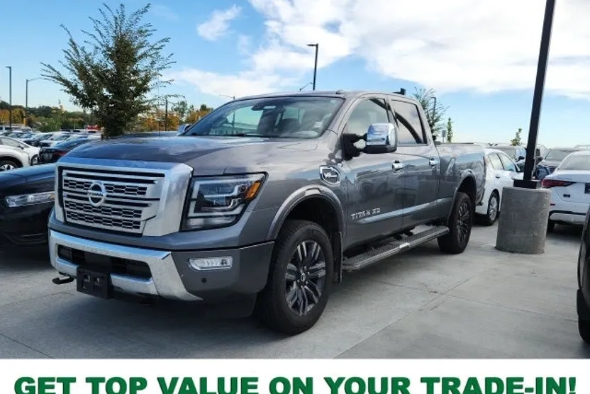 2021 Nissan Titan Platinum Reserve photo 1