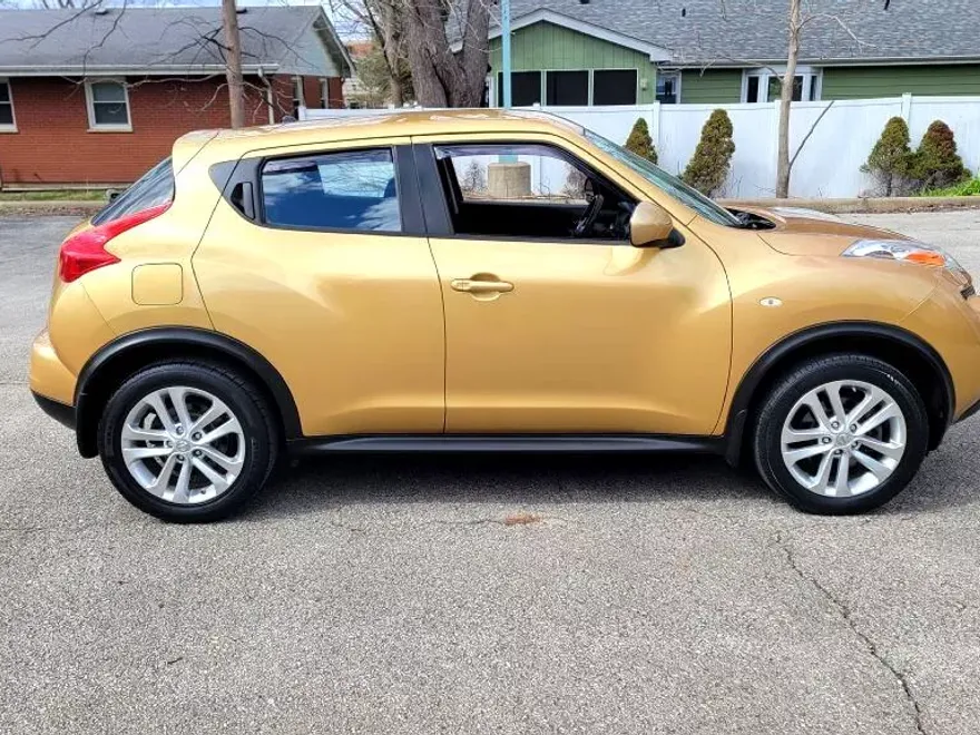 2014 Nissan Juke S photo 1