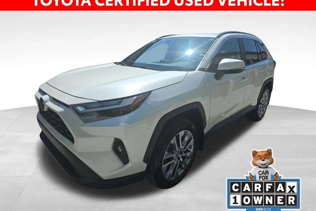 2022 Toyota RAV4 XLE Premium photo 1