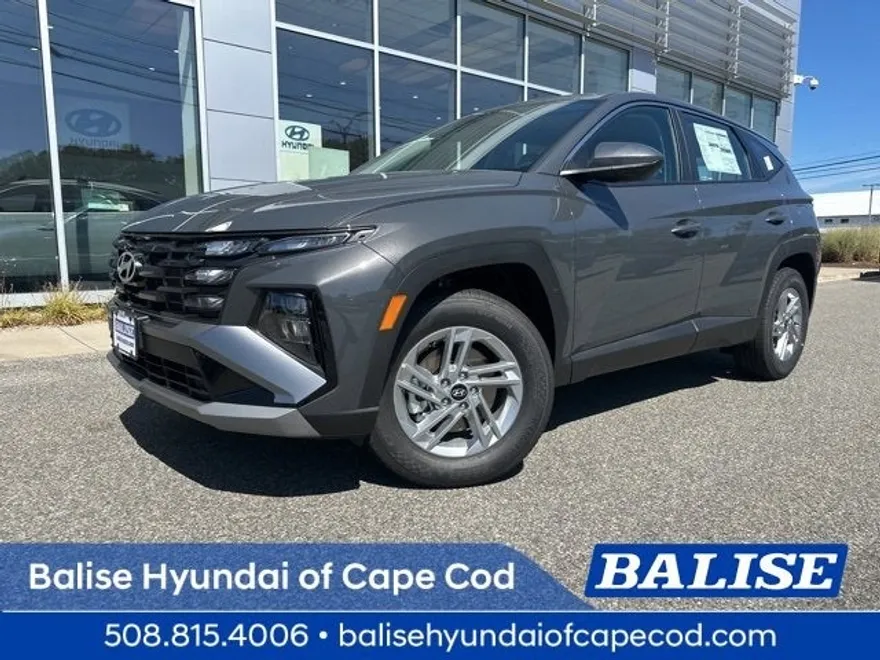 2025 Hyundai Tucson SE photo 1