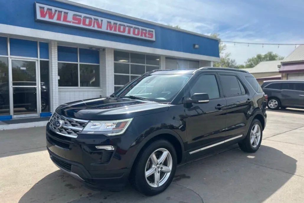 2018 Ford Explorer XLT photo 1