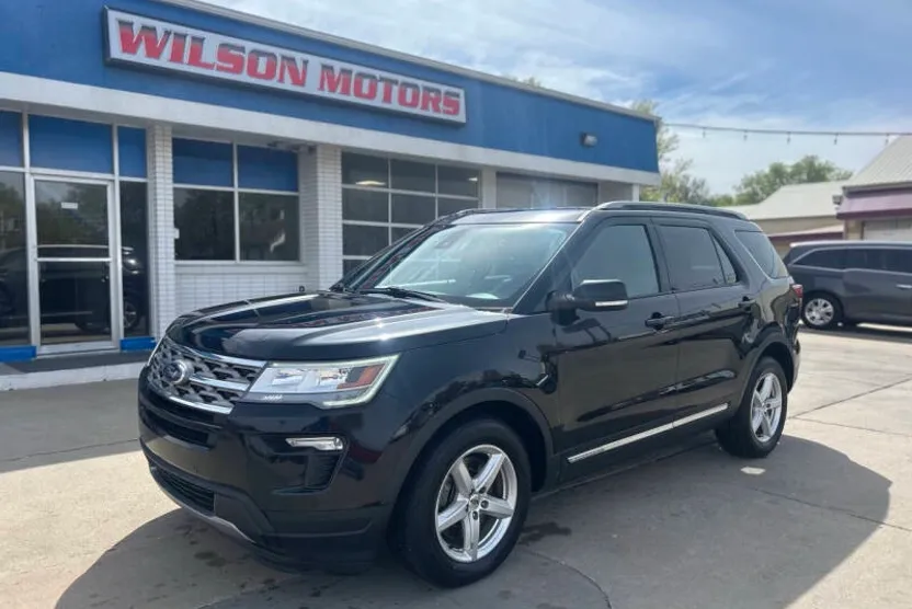 2018 Ford Explorer XLT photo 1
