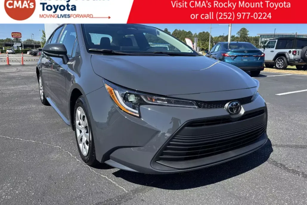 2025 Toyota Corolla LE photo 1