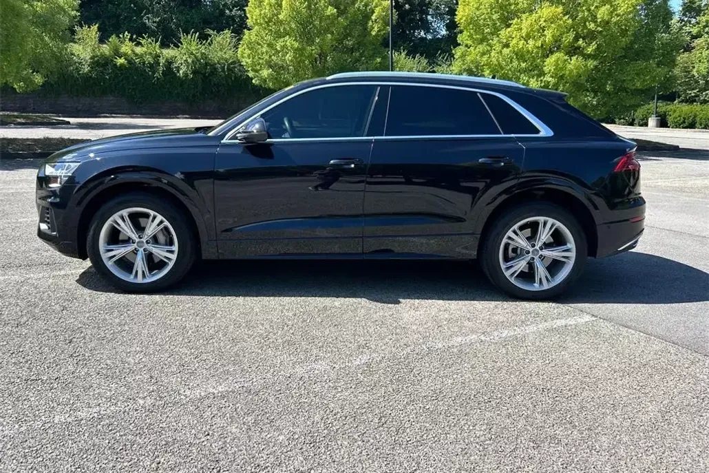 2019 Audi Q8 Prestige photo 1