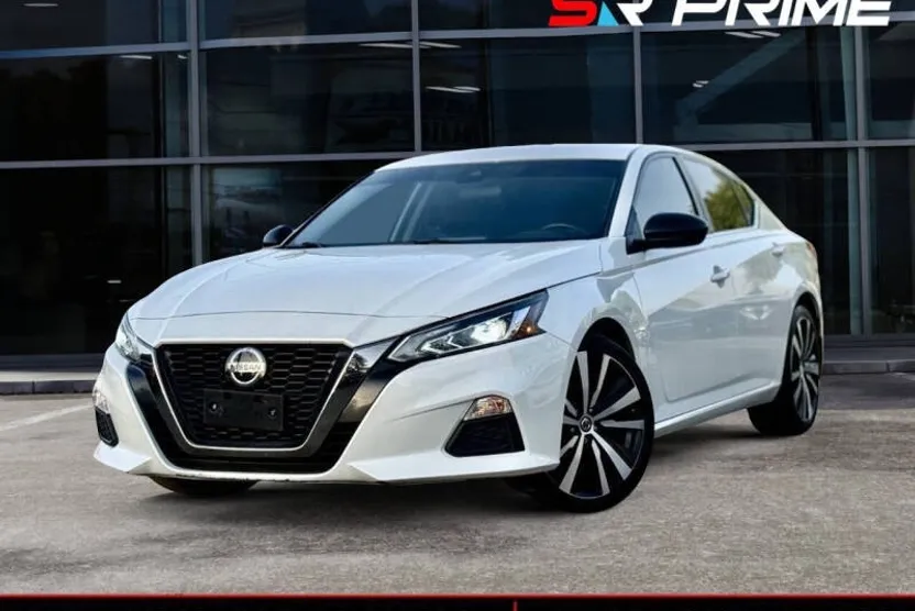 2022 Nissan Altima 2.5 SR photo 1