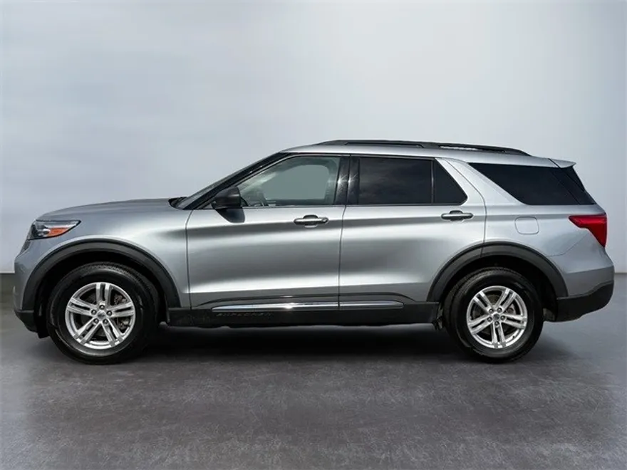 2022 Ford Explorer XLT photo 1