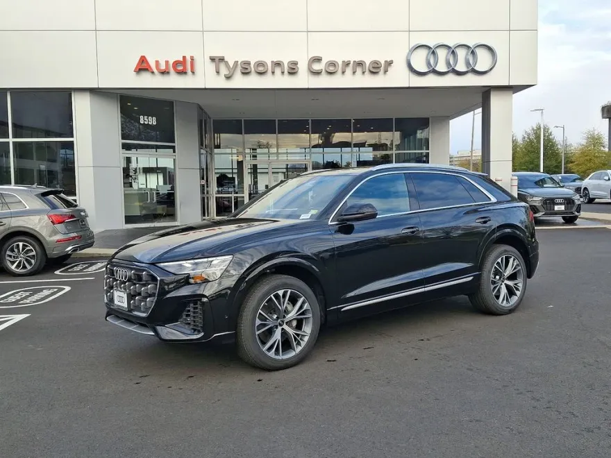 2025 Audi Q8 Premium Plus photo 1