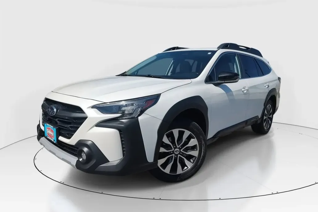2023 Subaru Outback Limited photo 1