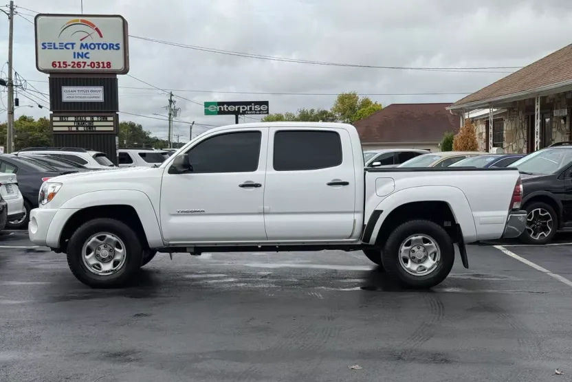 2011 Toyota Tacoma PreRunner SR5 photo 1