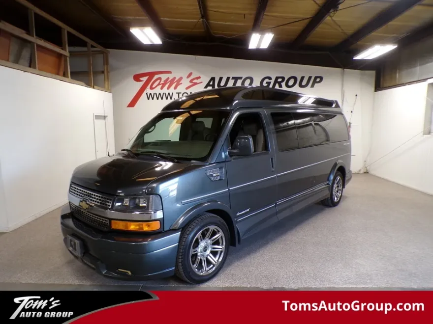 2015 Chevrolet Express photo 1
