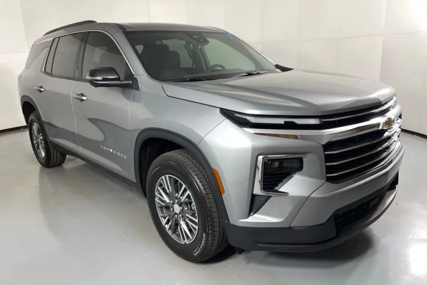 2026 Chevrolet Traverse photo 1