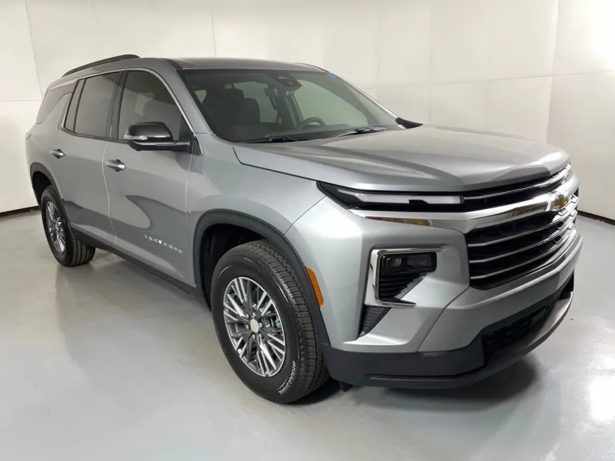 2026 Chevrolet Traverse photo 1