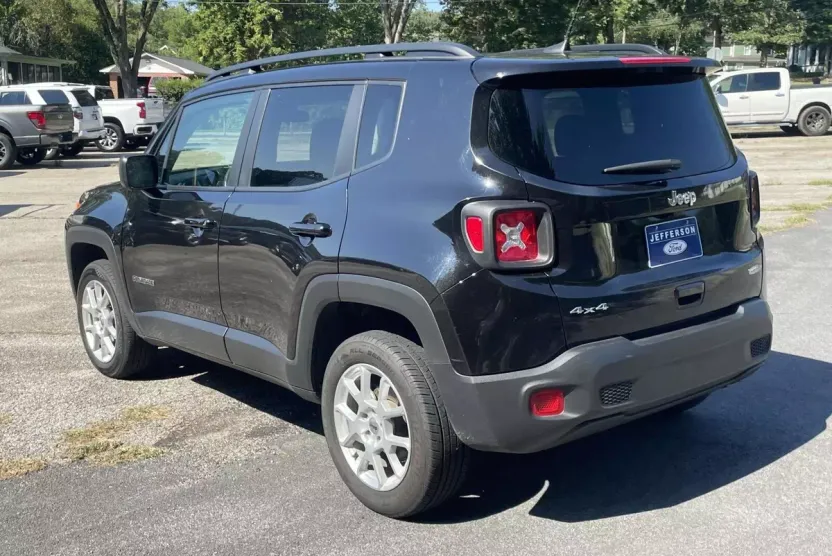 2022 Jeep Renegade Latitude photo 1