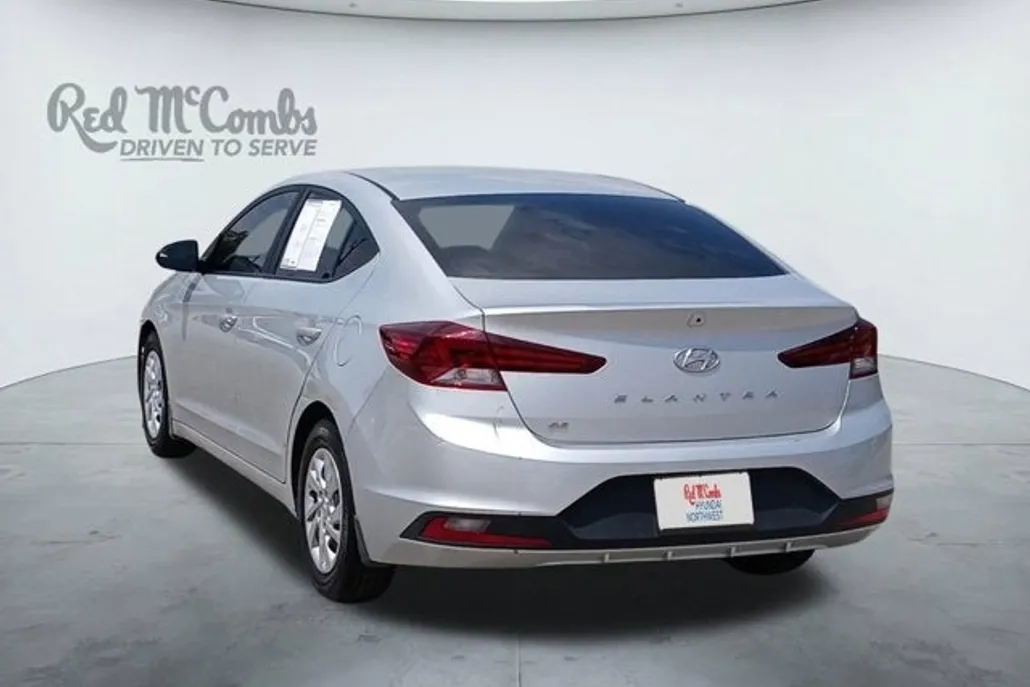 2019 Hyundai Elantra SE photo 1