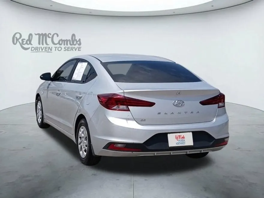 2019 Hyundai Elantra SE photo 1