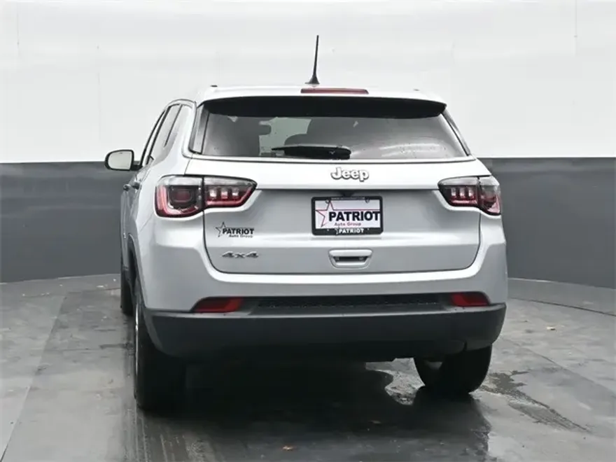 2025 Jeep Compass Sport photo 1