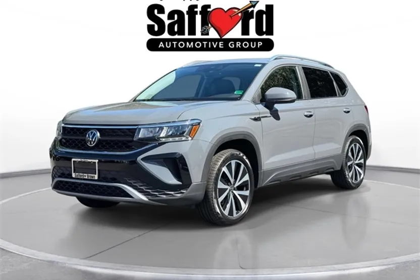 2022 Volkswagen Taos SE photo 1