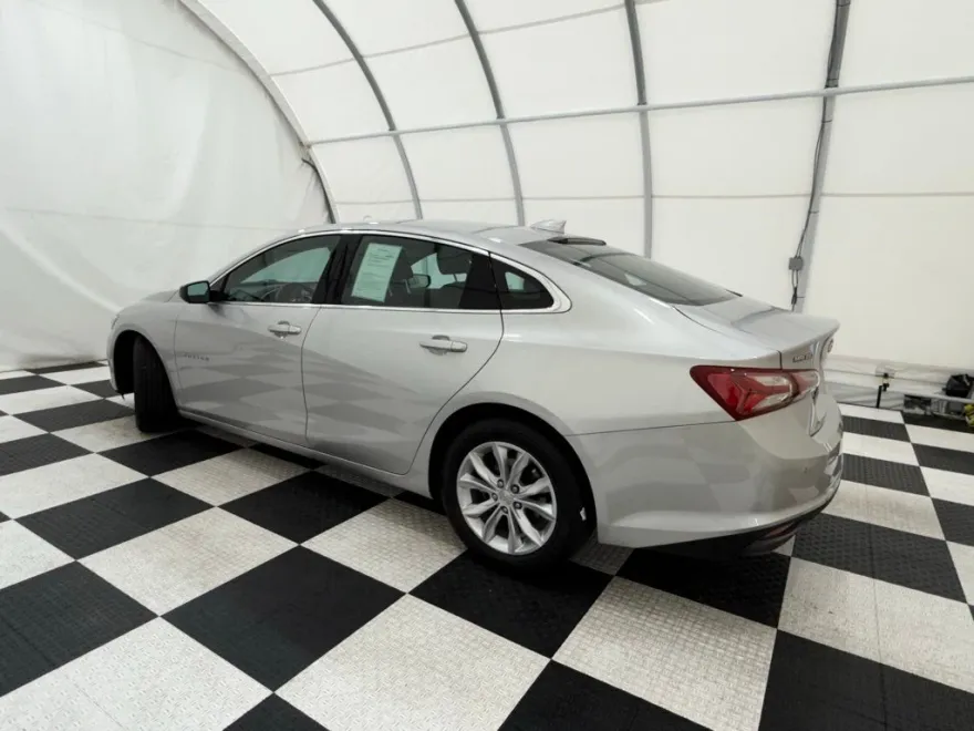 2021 Chevrolet Malibu 1LT photo 1
