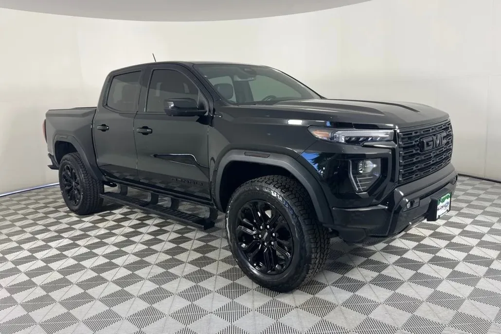 2023 Gmc Canyon Denali photo 1