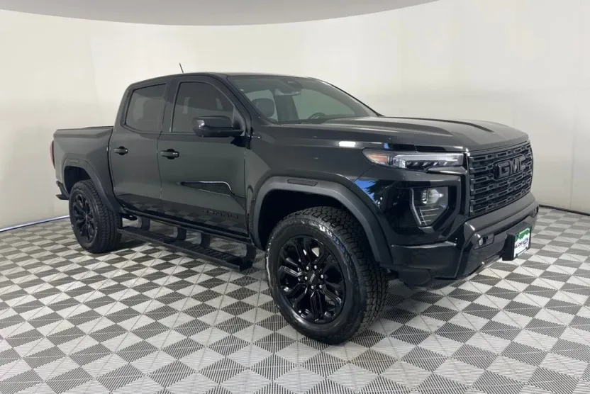 2023 Gmc Canyon Denali photo 1