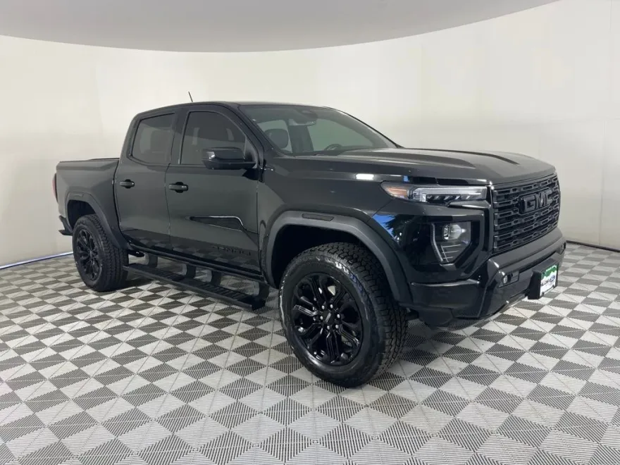 2023 Gmc Canyon Denali photo 1