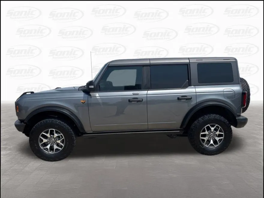 2022 Ford Bronco Badlands photo 1
