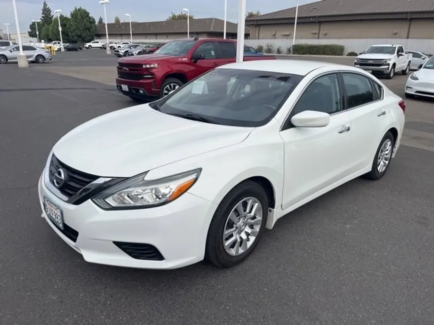 2017 Nissan Altima 2.5 photo 1