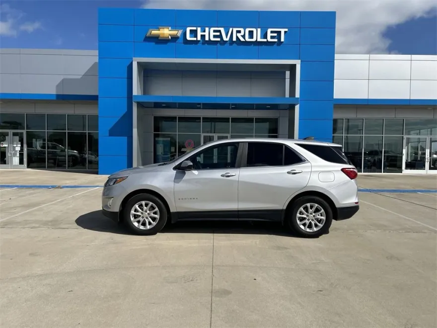 2021 Chevrolet Equinox LT photo 1