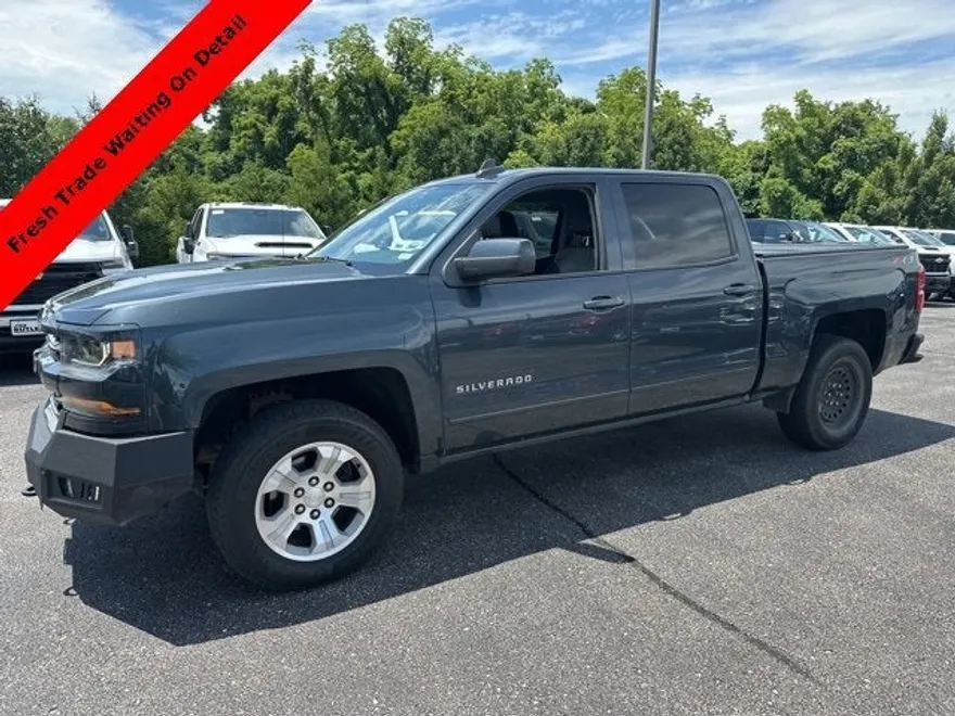 2018 Chevrolet Silverado 1500 LT photo 1