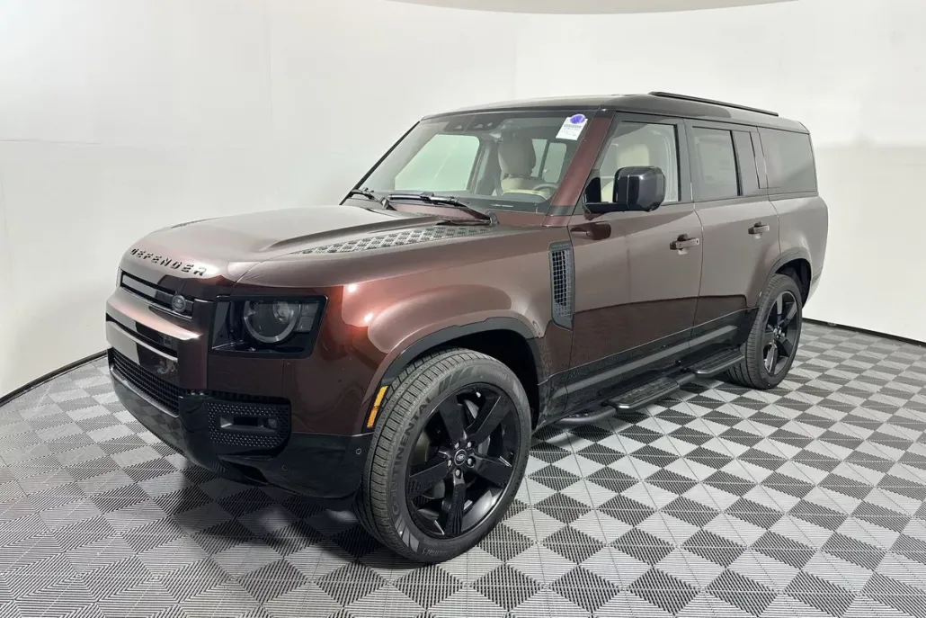 2025 Land Rover Defender X-Dynamic SE photo 1