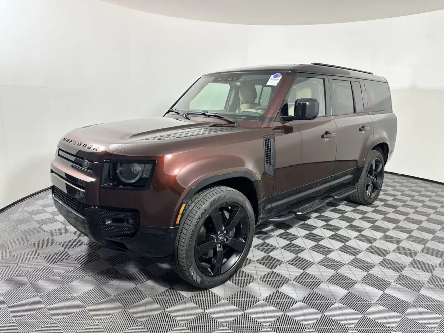 2025 Land Rover Defender X-Dynamic SE photo 1