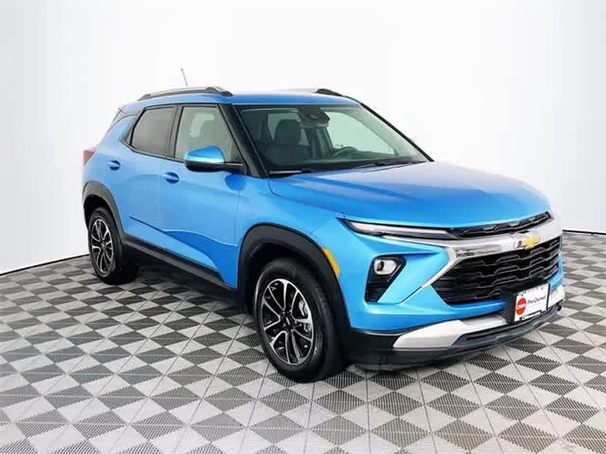 2025 Chevrolet Trailblazer LT photo 1