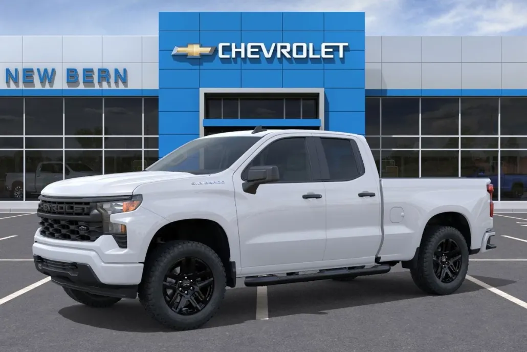 2025 Chevrolet Silverado 1500 Custom photo 1