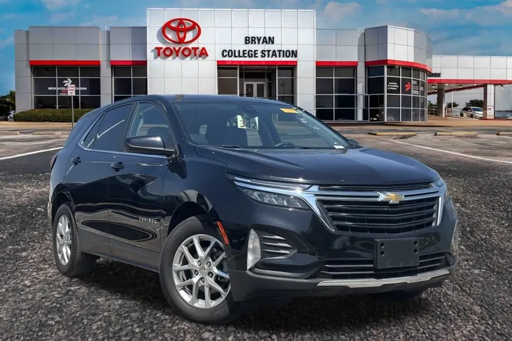 2023 Chevrolet Equinox LT photo 1