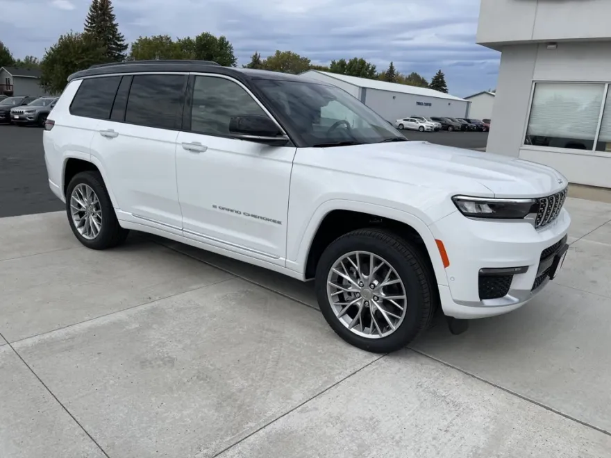2025 Jeep Grand Cherokee L Summit photo 1