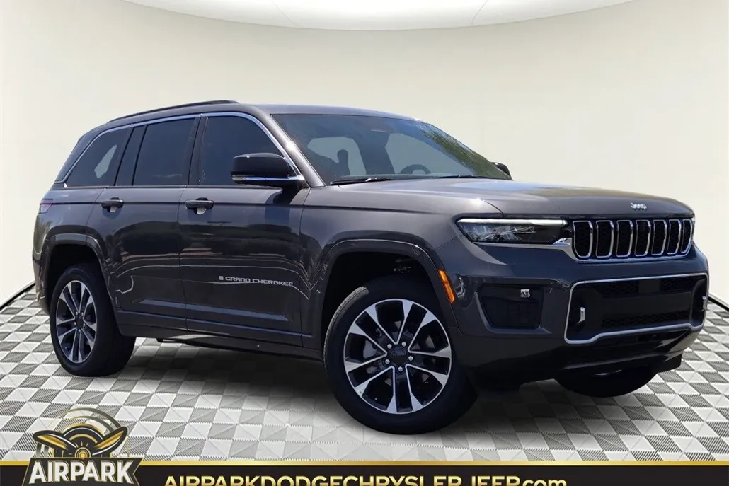 2025 Jeep Grand Cherokee Overland photo 1