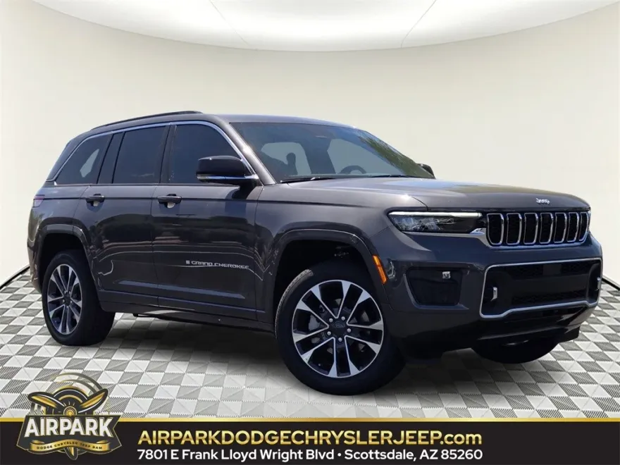 2025 Jeep Grand Cherokee Overland photo 1