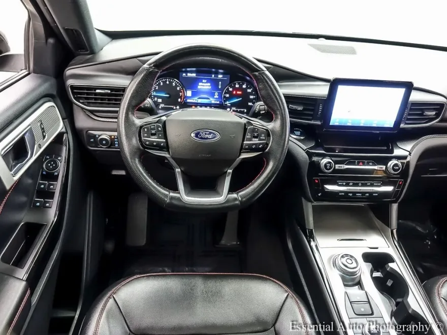 2022 Ford Explorer ST-Line photo 1